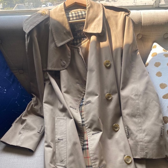Retro Burberry London MEN’s Classic Trench Coat